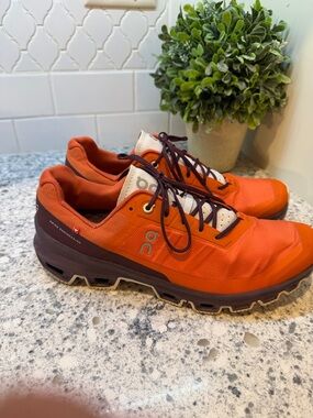 On Running CLOUDVENTURE Running SNEAKERS in Flare Mulberry/Rust Orange MEN’S 10